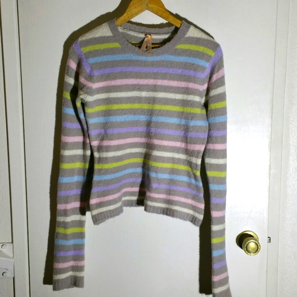 derek heart rainbow / grey striped soft fluffy stretch crewneck sweater